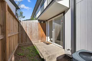 1221 Cedar Post Ln, Houston, TX 77055 - Photo 22