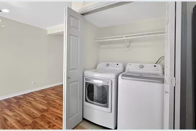 1221 Cedar Post Lane #1B, Houston, TX 77055 - Photo 10