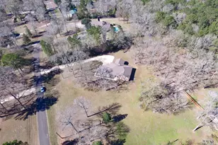 235 Hubert Ln, Livingston, TX 77351 - Photo 6