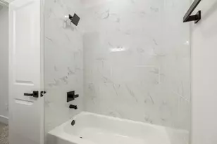 1224 E 23rd St, Houston, TX 77009 - Photo 28