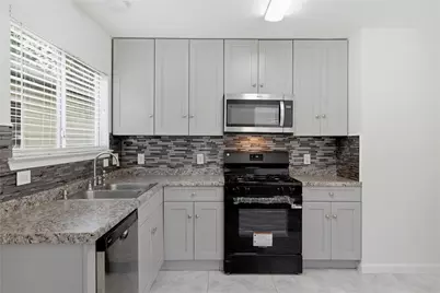 26872 Wellington Court, Kingwood, TX 77339 - Photo 14