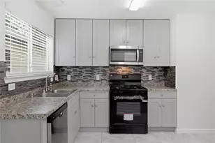 26872 Wellington Ct, Kingwood, TX 77339 - Photo 14