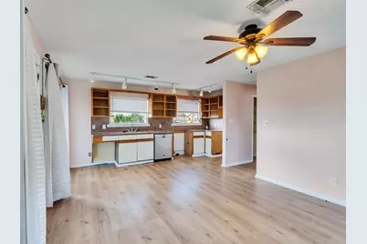 4038 Panola Drive, Galveston, TX 77554 - Photo 4