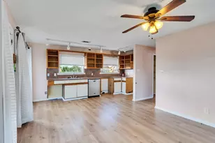 4038 Panola Dr, Galveston, TX 77554 - Photo 4