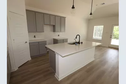 1102 Radiant Avenue, La Marque, TX 77568 - Photo 4