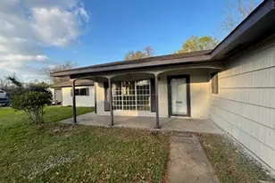 4220 Redwood Dr, Beaumont, TX 77703 - Photo 2