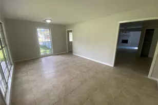4220 Redwood Dr, Beaumont, TX 77703 - Photo 4