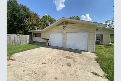 4220 Redwood Drive, Beaumont, TX 77703 - Photo 4