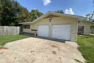 4220 Redwood Dr, Beaumont, TX 77703 - Photo 4
