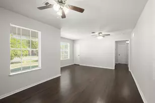 4326 Akard St, Houston, TX 77047 - Photo 6