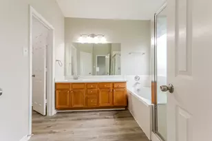 31703 Forest Oak Park Ct, Conroe, TX 77385 - Photo 12