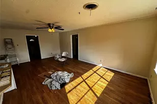 903 Elmwood Dr, Baytown, TX 77520 - Photo 30