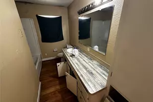 903 Elmwood Dr, Baytown, TX 77520 - Photo 38