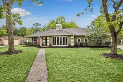12 Earlham Drive, Friendswood, TX 77546 - Photo 2
