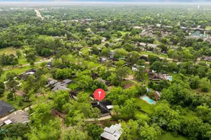 12 Earlham Dr, Friendswood, TX 77546 - Photo 32