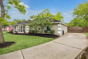 12 Earlham Dr, Friendswood, TX 77546 - Photo 1