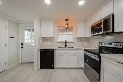 12 Hyde Park Boulevard #7, Houston, TX 77006 - Photo 4