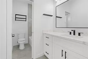 8215 Gladstone St, Houston, TX 77051 - Photo 10