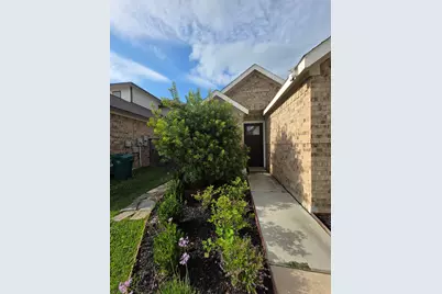 1942 Barrett Gables Drive, Crosby, TX 77532 - Photo 2