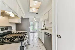 12203 Cape Hyannis Dr, Houston, TX 77048 - Photo 6