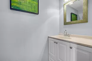 749 Worthshire St, Houston, TX 77008 - Photo 16