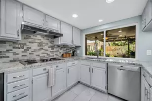 16222 Green Shade Dr, Houston, TX 77090 - Photo 10