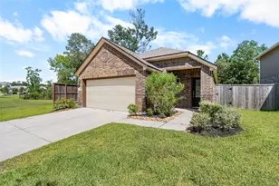 2039 Barrett Gables Dr, Crosby, TX 77532 - Photo 2