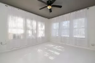 208 Vincent St, Houston, TX 77009 - Photo 14