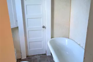 11955 Roark Dr, Saratoga, TX 77585 - Photo 10