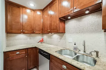 7575 Katy Freeway #143, Houston, TX 77024 - Photo 10