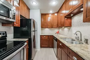 7575 Katy Fwy, Houston, TX 77024 - Photo 8