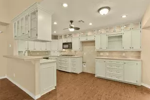 513 S Crockett St, Deer Park, TX 77536 - Photo 10