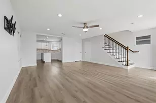 9026 McGallion Rd, Houston, TX 77022 - Photo 6