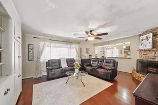 1114 Laurel Valley Dr, Houston, TX 77062 - Photo 4