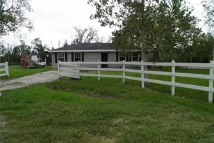 12617 Sunset Cir, Santa Fe, TX 77510 - Photo 2