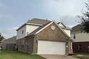 2322 Alcove Foster Ct, Fresno, TX 77545 - Photo 2