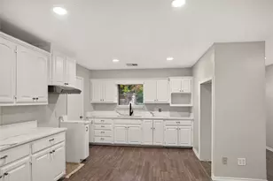 2408 Blueberry Ln, Pasadena, TX 77502 - Photo 6