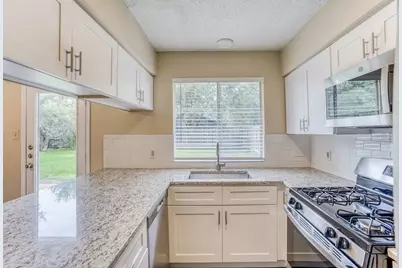 22006 Castle Springs Drive, Katy, TX 77450 - Photo 8