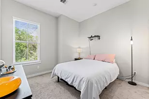 8422 Berry Green Ln, Houston, TX 77022 - Photo 12