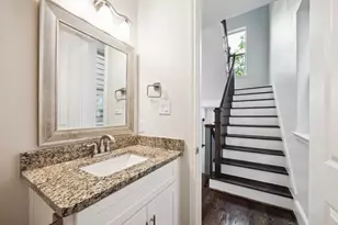1230 W 25th St, Houston, TX 77008 - Photo 12