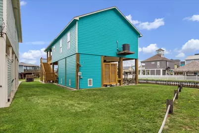 923 Tidelands Drive, Crystal Beach, TX 77650 - Photo 10