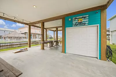 923 Tidelands Drive, Crystal Beach, TX 77650 - Photo 6