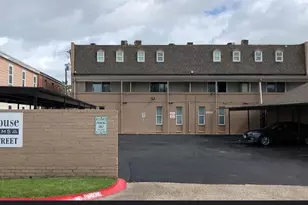 215 Post Office St, Galveston, TX 77550 - Photo 2