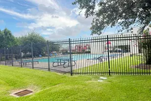 4710 Meadowthorn Ct, Friendswood, TX 77546 - Photo 16
