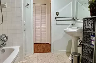 2744 Briarhurst Dr, Houston, TX 77057 - Photo 16