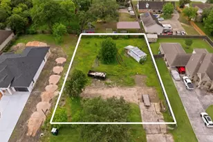 410 Spring Dr, Pasadena, TX 77504 - Photo 1