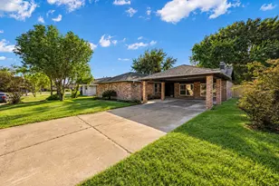 5507 Bertellis Ln, Houston, TX 77091 - Photo 2
