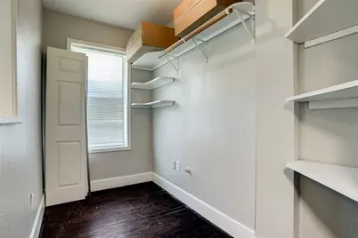 523 E Mulberry Street, Angleton, TX 77515 - Photo 10