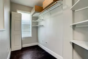 523 E Mulberry St, Angleton, TX 77515 - Photo 10