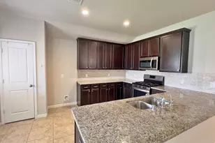 4019 Spurwing Ln, Baytown, TX 77521 - Photo 6
